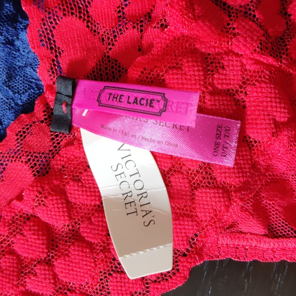 NWT Lot of 3 Victoria's Secret Thongs Size ONE SIZE - Picture 3 of 4